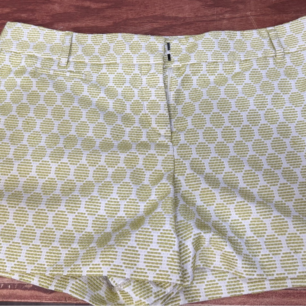 LOFT Green Bermudas with Classic Design